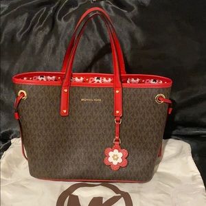 Gently used *AUTHENTIC* Michael Kors tote